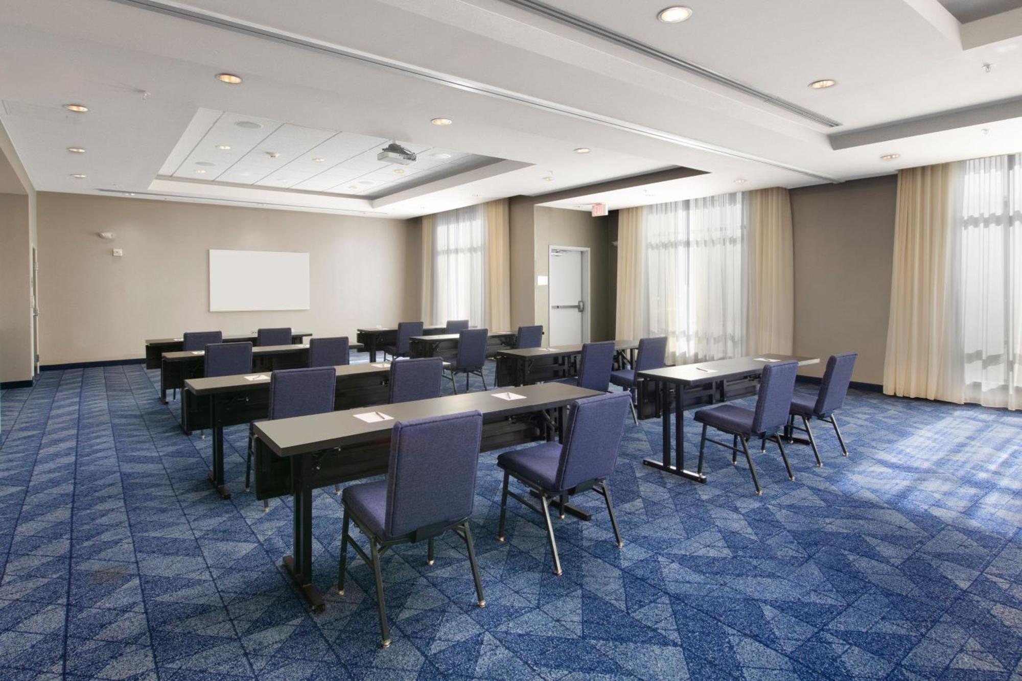 Courtyard By Marriott Lubbock Downtown/University Area Eksteriør billede