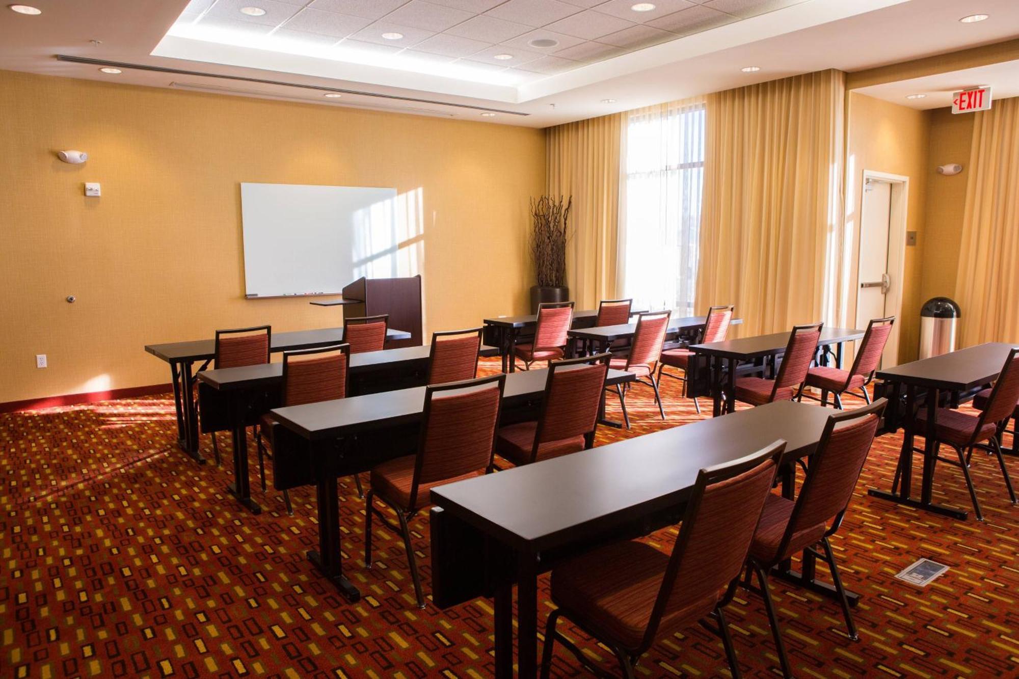 Courtyard By Marriott Lubbock Downtown/University Area Eksteriør billede